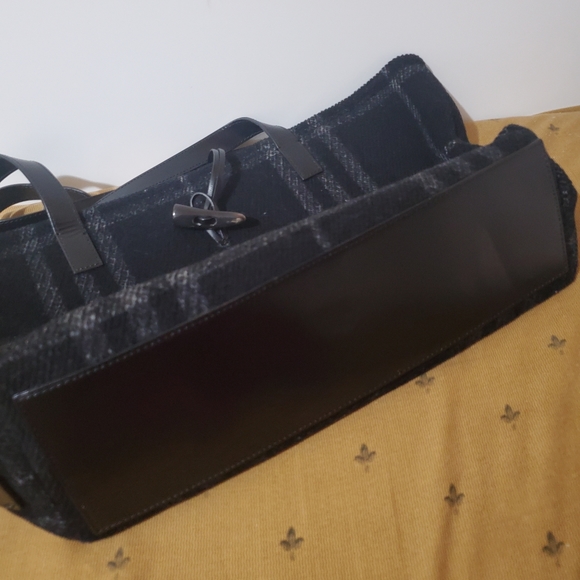 Burberry Bag - Picture 5 of 10